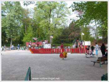 Charme citadin: Famille, amis, jardin, barque, tennis, détente, Parc de l'Orangerie Strasbourg