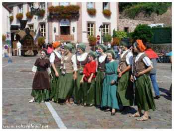 Tradition vivante, costumes, instruments, 600 ans d'histoire