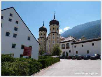 Randonnée pittoresque vers Stams, Tyrol autrichien