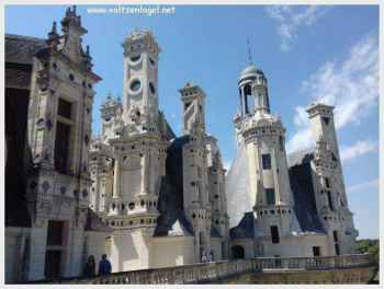 Magnificence des tours et des toits de Chambord