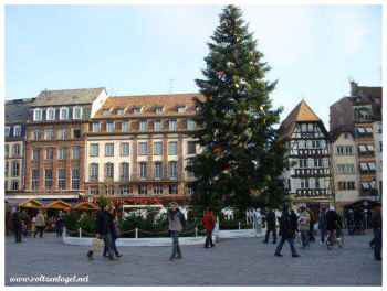 Traditions, délices : marché Noël Strasbourg