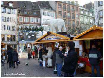 Décorations éclatantes, Strasbourg marché Noël