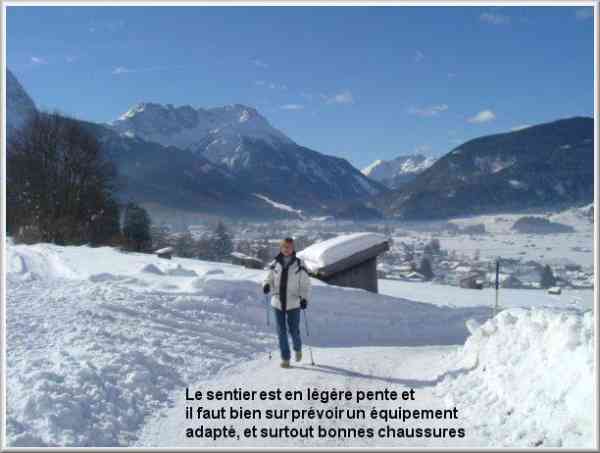 Raquette à neige et activités hivernales à Ehrwald, Tyrol, Autriche.