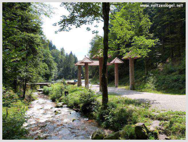 Sentier de randonnée près des cascades d'Allerheiligen.