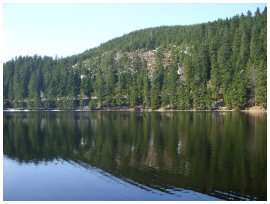 La Forêt Noire, le lac Mummelsee en forêt noire
