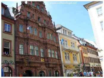 Façade historique de l'Hôtel Zum Ritter St. Georg, préservé à Heidelberg