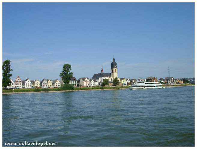 Promenade le long des rives pittoresques du Rhin et de la Moselle.