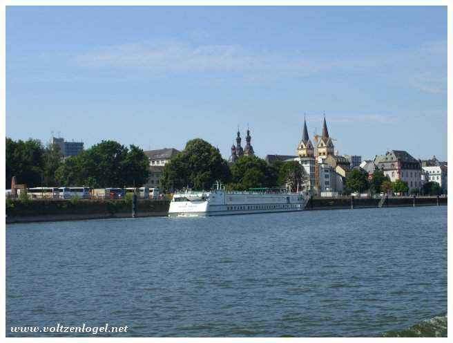 Deutsches Eck : Confluence majestueuse du Rhin et de la Moselle.