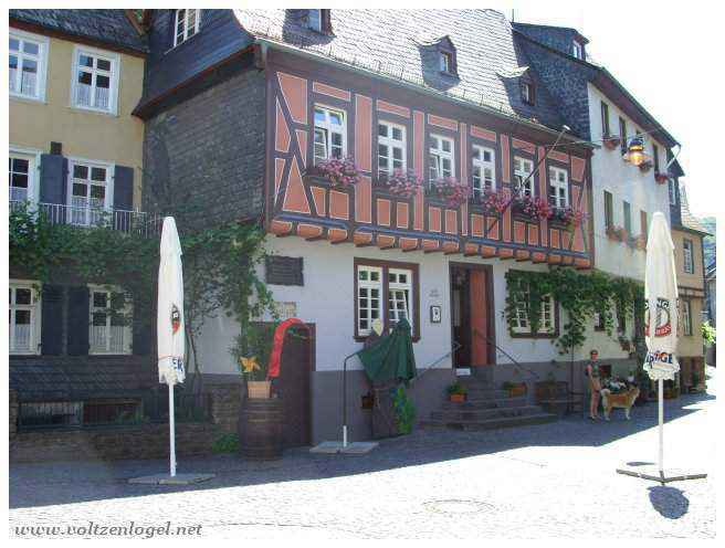 Ruelles pavées de la vieille ville de Sankt-Goarshausen.