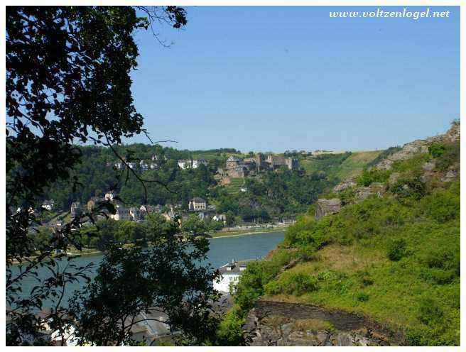 Croisière pittoresque sur le majestueux Rhin, entre Rüdesheim et St. Goar.