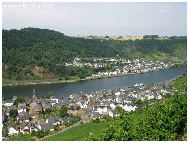 Paysages envoûtants autour de Rhens