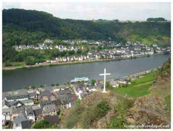 Rhens au bord du Rhin en Allemagne. Le meilleur de la ville de Rhens am Rhein