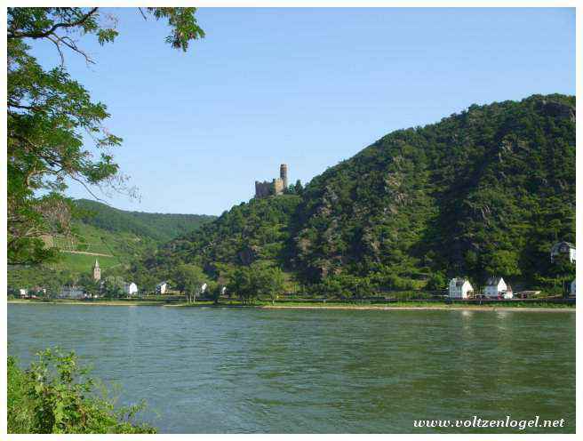 Château médiéval de Rhens, symbole historique
