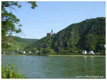 Rhens au bord du Rhin en Allemagne. Le meilleur de la ville de Rhens am Rhein