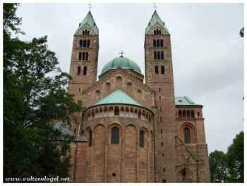 Speyer au bord du Rhin en Allemagne. Le meilleur de la ville de Spire