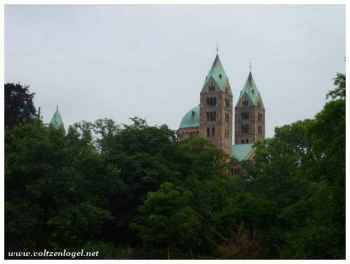 Speyer au bord du Rhin en Allemagne. Le meilleur de la ville de Spire