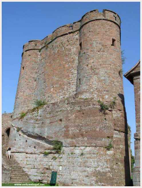 Une imposante forteresse à la hauteur des ambitions des Hanau-Lichtenberg