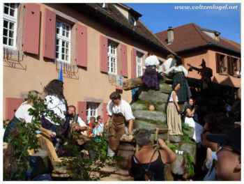 Vieilles maisons, cours intérieures: Atmosphère médiévale Alsacienne