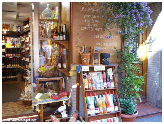 Château médiéval dominant les vignobles de Ribeauvillé en Alsace.