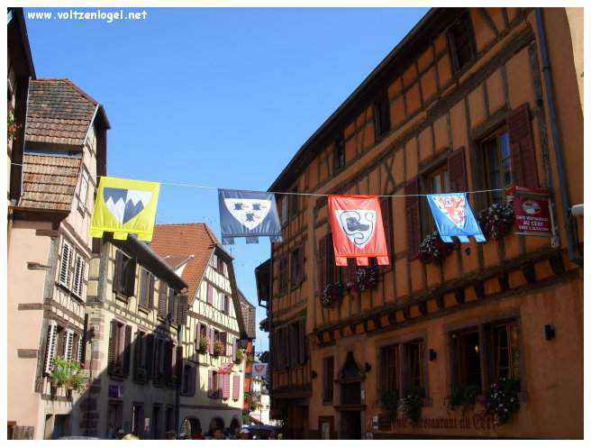 Château médiéval dominant les vignobles de Ribeauvillé en Alsace.