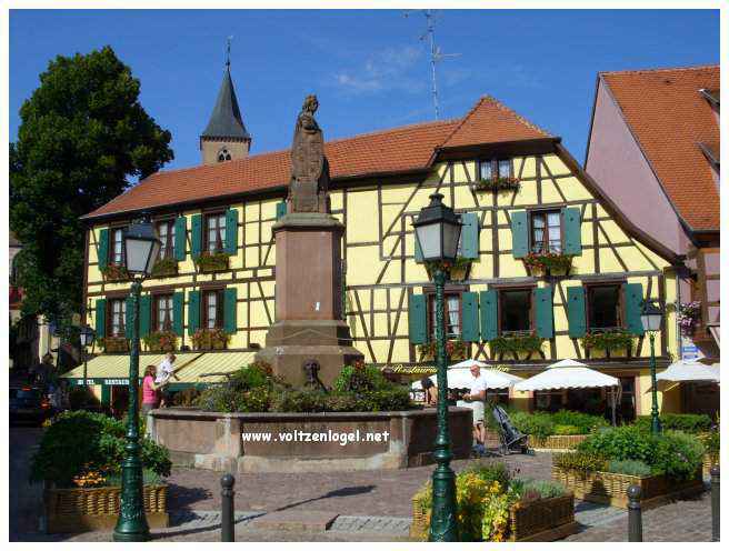 Château médiéval dominant les vignobles de Ribeauvillé en Alsace.