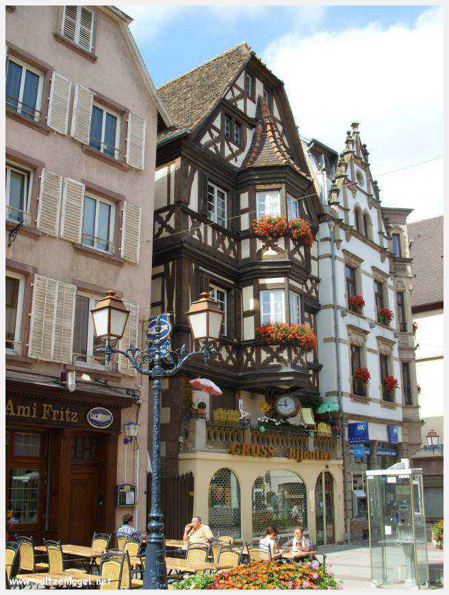 Château des Rohan dominant le canal de la Marne au Rhin à Saverne