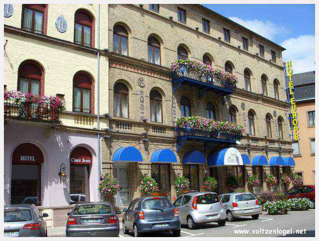 Château des Rohan dominant le canal de la Marne au Rhin à Saverne