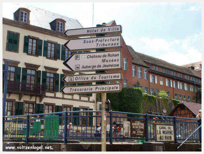 Château des Rohan dominant le canal de la Marne au Rhin à Saverne