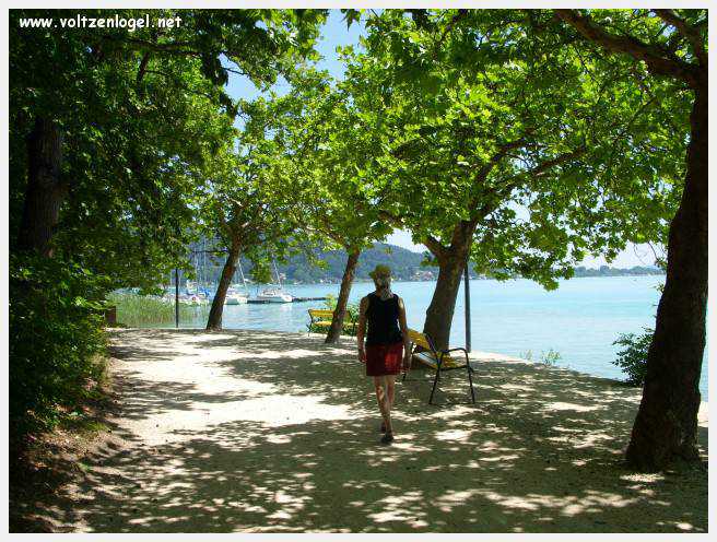 Détente sur les rives du lac de Woerth à Krumpendorf.