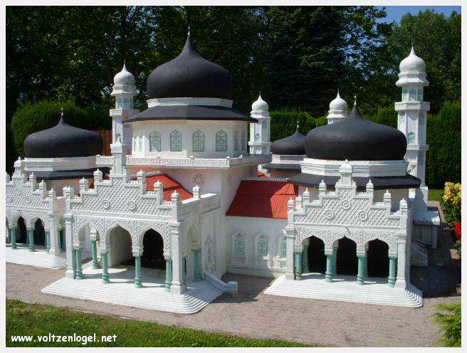 Klagenfurt Minimundus, La Mosquée de Banda Aceh en Indonesie, le petit monde du Wörthersee