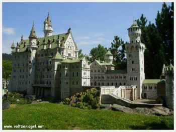 Klagenfurt Minimundus Europa-Park. Le château de Neuschwanstein à Füssen dans l'Allgäu