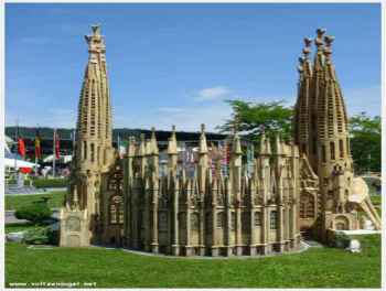 Klagenfurt Monuments Miniatures. La cathédrale Sagrada Familia à Barcelone