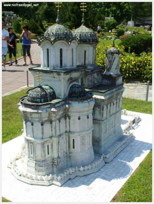 Klagenfurt Monuments Miniatures. Le Monastère de Curtea de Arges en Roumanie
