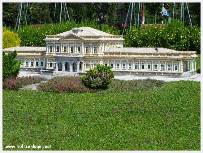 Découvrez la magie de Minimundus à Klagenfurt, une immersion miniature dans le monde.