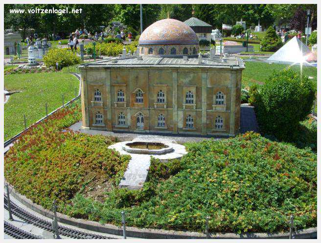 Klagenfurt Monuments Miniatures. Le Palais de Marbre à Téhéran en Iran