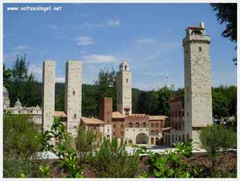 Klagenfurt Monuments Miniatures. La ville de San Gimignano en Toscane / Italie