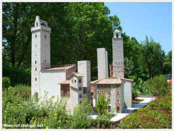 Klagenfurt Monuments Miniatures. La ville de San Gimignano en Toscane / Italie