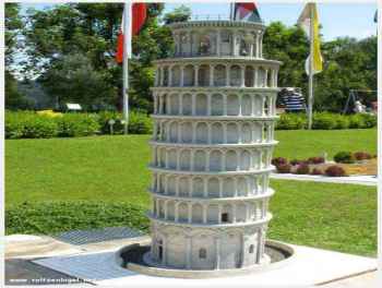 Klagenfurt Monuments Miniatures. La Tour de Pise en Italie