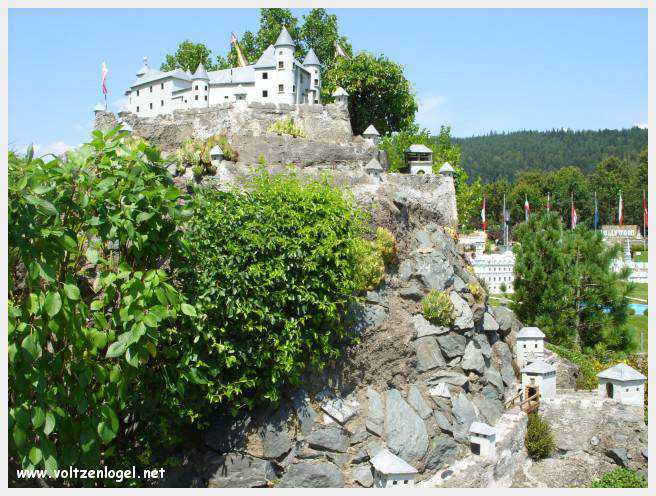 Découvrez Klagenfurt : attractions uniques, nature luxuriante et culture immersive.