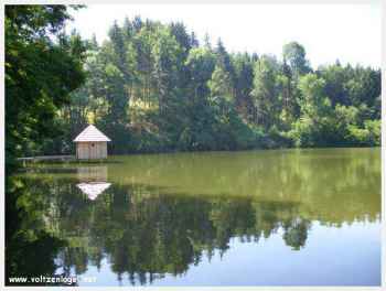 Moosburg en Carinthie, balade autour du lac, le lac et la forêt
