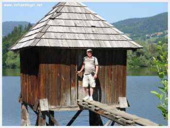 Moosburg en Carinthie, balade autour du lac, une cabane de pêcheur
