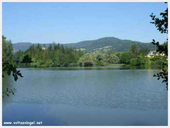 Moosburg en Carinthie, balade autour du lac, vue panaramique du lac