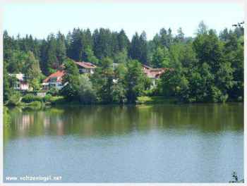 Moosburg en Carinthie, balade autour du lac, le village de Moosburg
