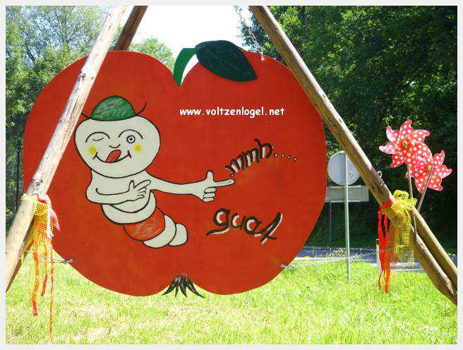 Château de Moosburg illuminé près du lac - destination autrichienne captivante