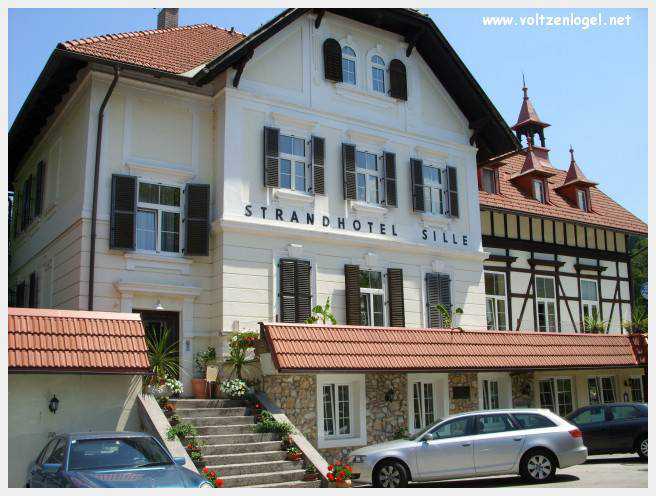 Vue panoramique du lac Wörthersee, une oasis naturelle au cœur de Reifnitz.
