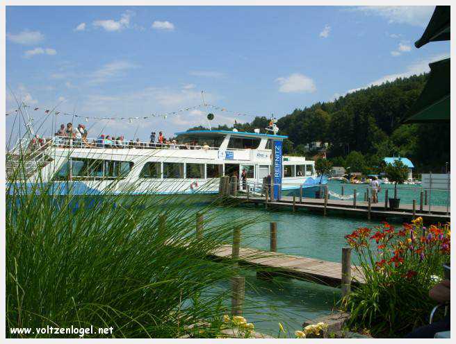 Vue panoramique du lac Wörthersee, une oasis naturelle au cœur de Reifnitz.