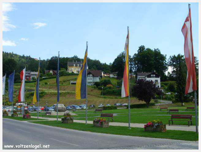 Vue panoramique du lac Wörthersee, une oasis naturelle au cœur de Reifnitz.
