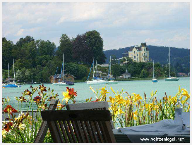 Vue panoramique du lac Wörthersee, une oasis naturelle au cœur de Reifnitz.