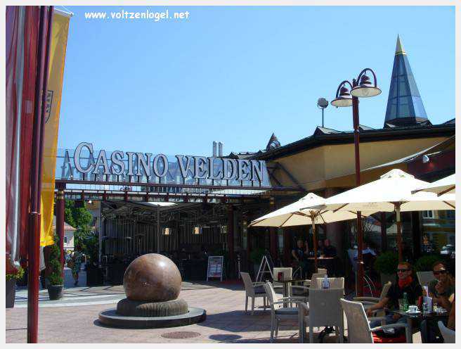 Vue panoramique sur le lac de Woerth, symbole de la beauté naturelle du Wörthersee.