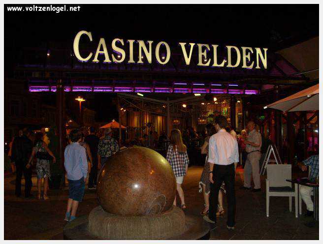 Vue panoramique sur le lac de Woerth, symbole de la beauté naturelle du Wörthersee.